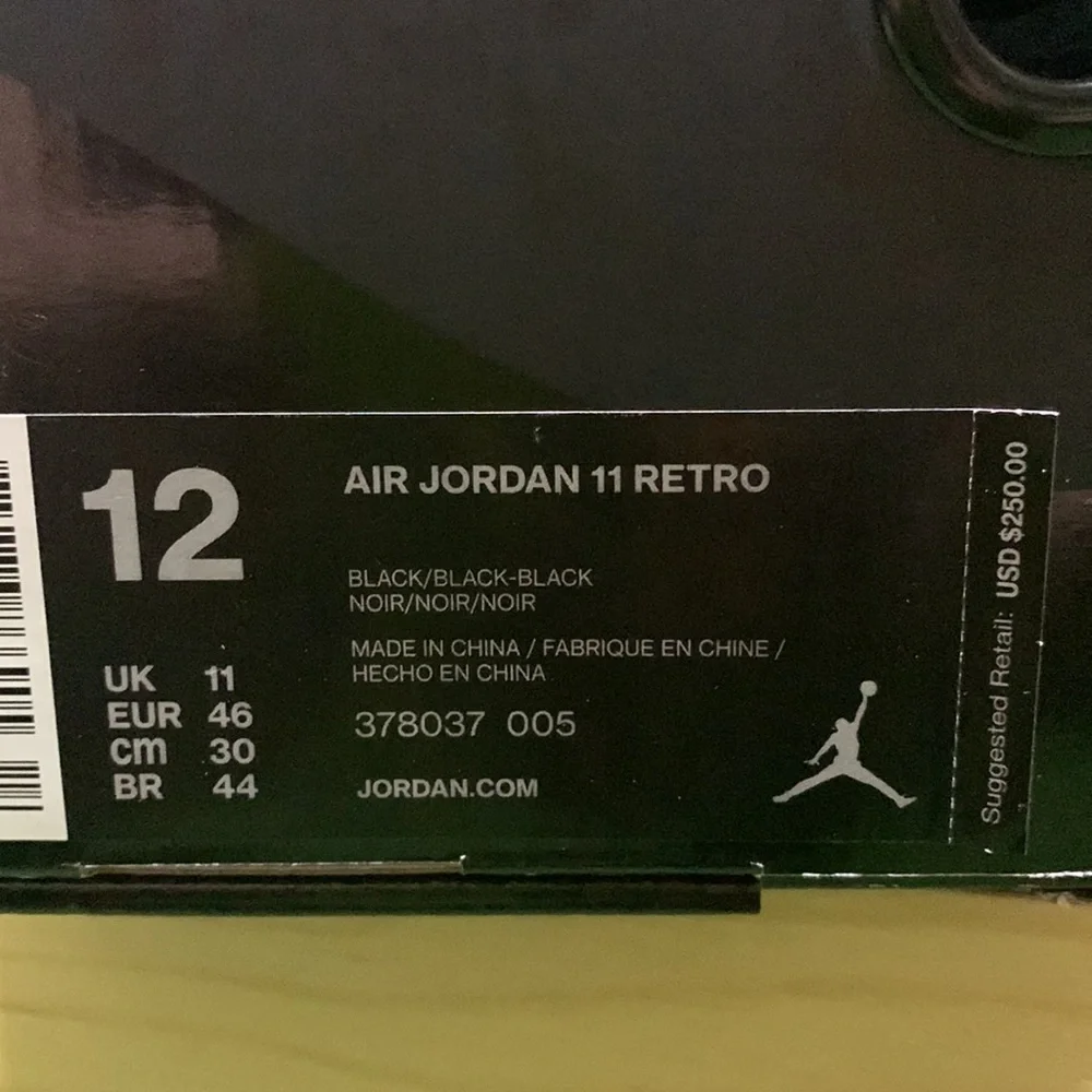 AIR JORDAN 11 RETRO Cap & Gown 🔥 - Picture 6 of 10